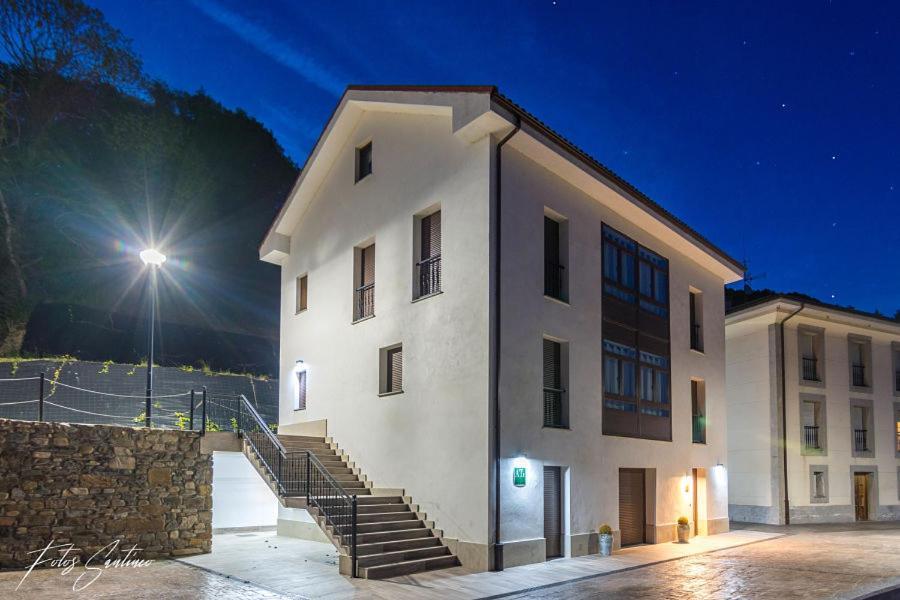 Apartamentos Buenavista Tineo Eksteriør bilde